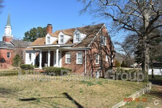 Building Photo - 1203 S Main St