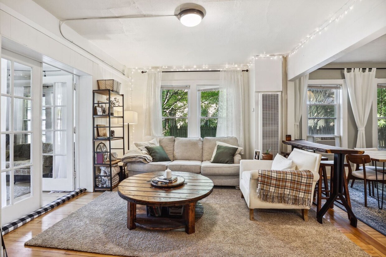 1711 Fillmore St NE Unit 2, Minneapolis, MN 55413 Room for Rent in