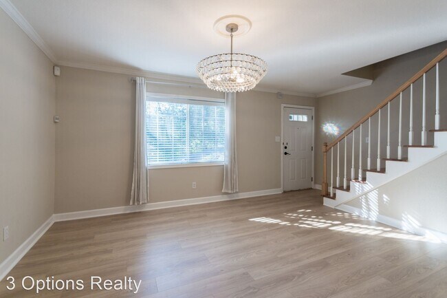 Building Photo - 2 br, 1.5 bath House - 6940 Roswell Rd, Un...