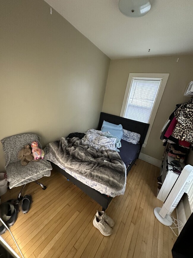 Foto del edificio - 4 Bed 2 Bath close to UWEC!