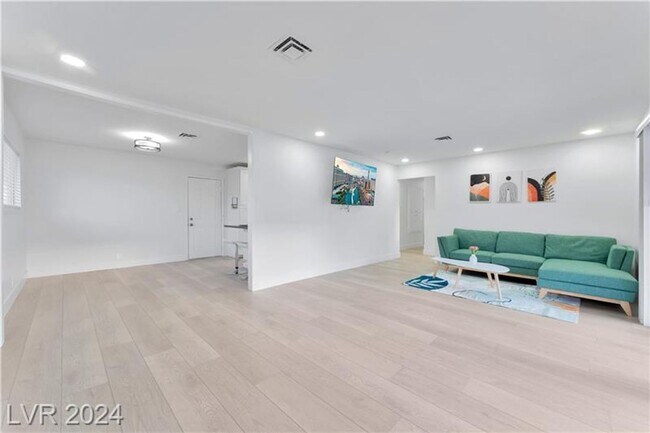 Foto del edificio - Single Story, Furnished Home