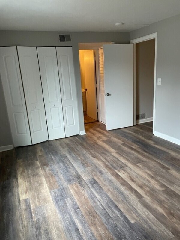 Foto principal - 5419 New Cut Rd