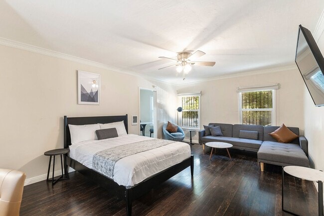 Interior Photo - THE NORM @ 750 Normandie Ave