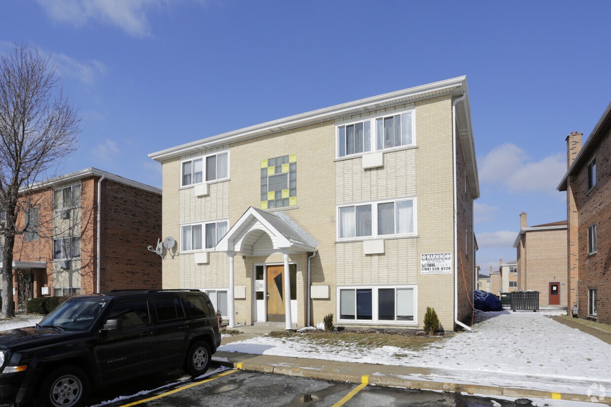 Building Photo - 9220 Sally Ln