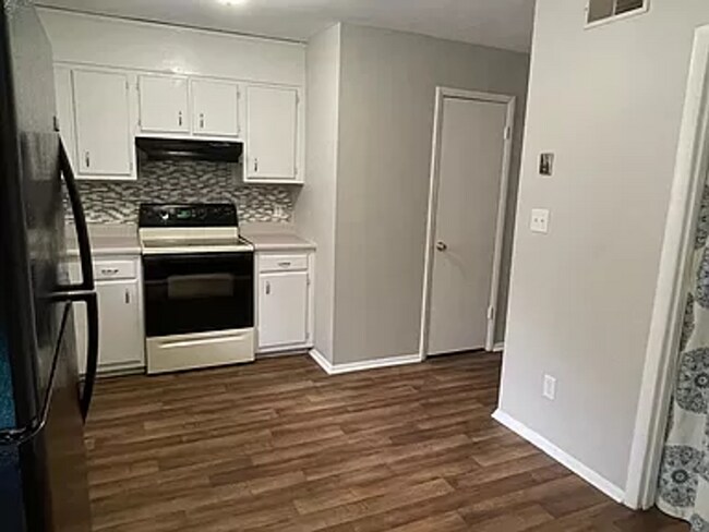 Building Photo - 610 Cedarbrook Ct