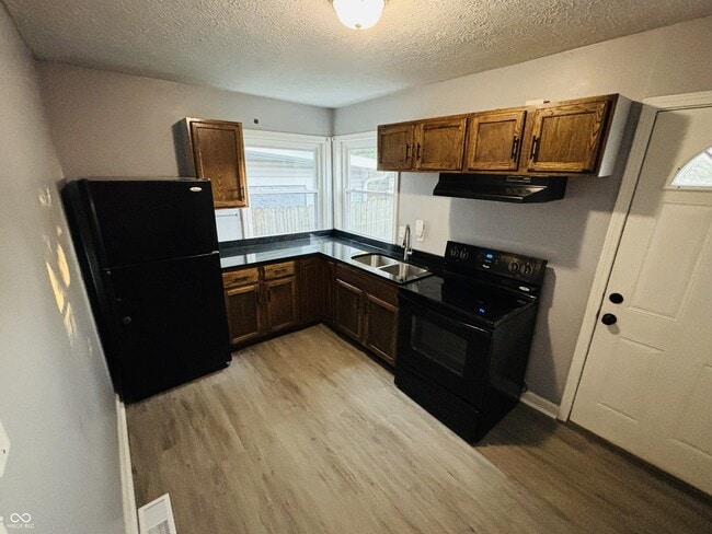 Foto del edificio - 4418 Ralston Ave