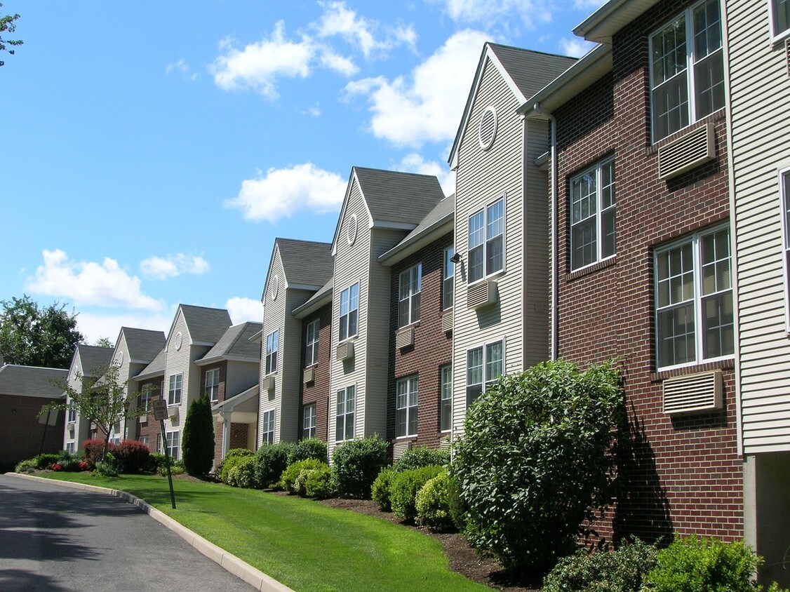 Westwood Crest Condominiums Apartments in Westwood, NJ