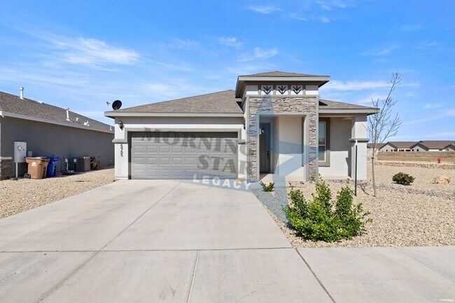 Foto del edificio - 4 bedroom with 3 bathrooms!!!!