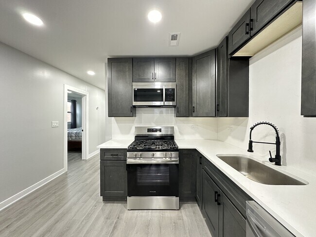 Foto del edificio - 1937 W Grand Ave