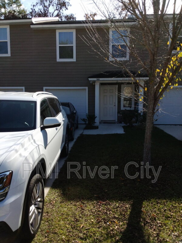 Building Photo - 7608 Rain Forest Dr N