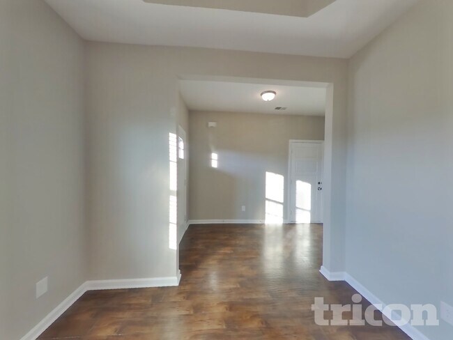 Building Photo - 815 Ellyson Dr