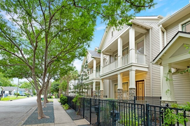 Foto del edificio - 1141 Louise St