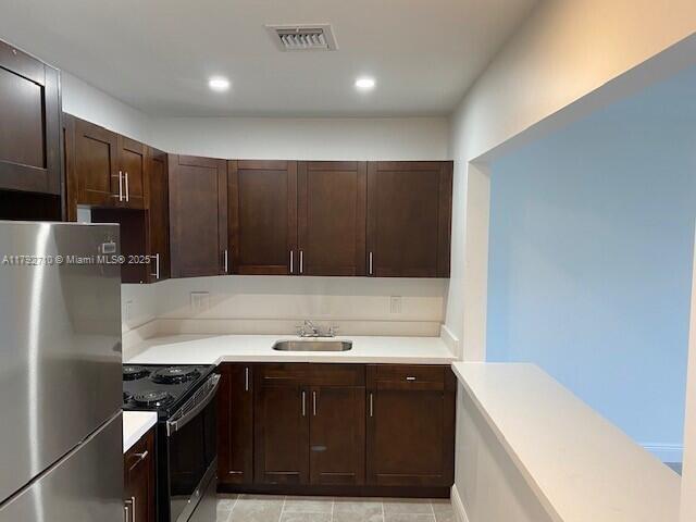 Building Photo - 275 Sabur Ln