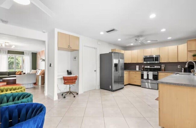 Foto del edificio - 3351 NW 67th St