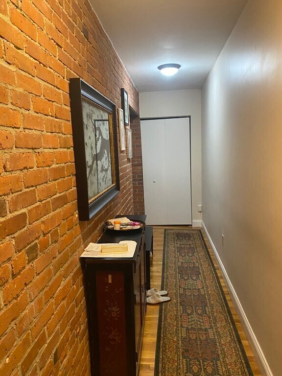 Building Photo - 102 Gainsborough St