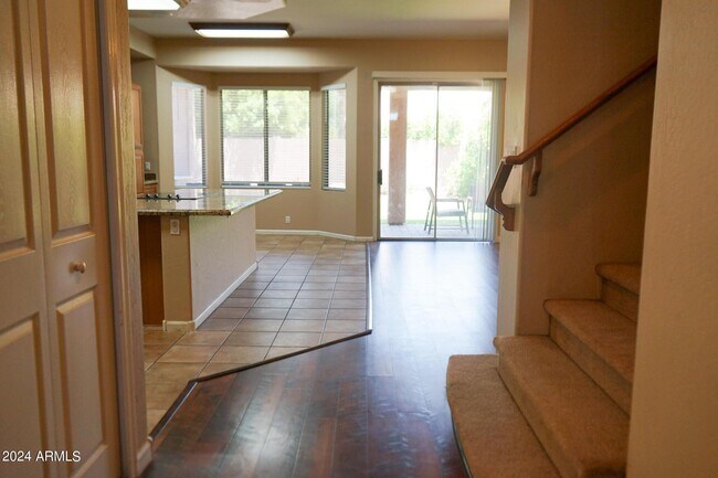 Building Photo - 541 N Danielson Way
