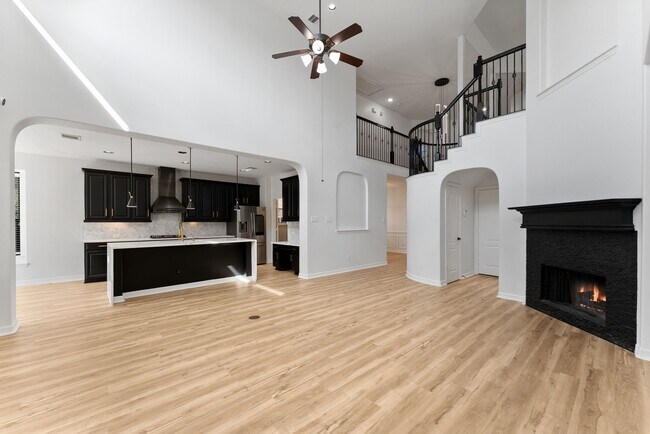 Foto del edificio - 8422 Misty Mountain Trail Ln
