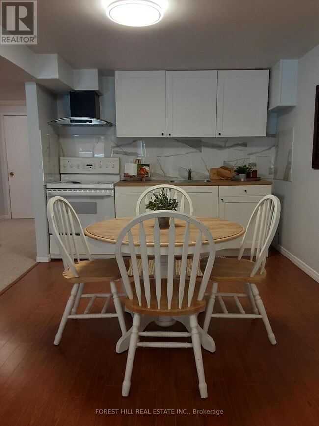 Photo du bâtiment - 3 Longman Dr