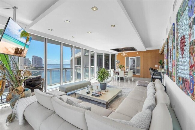 Foto del edificio - 465 Brickell Ave