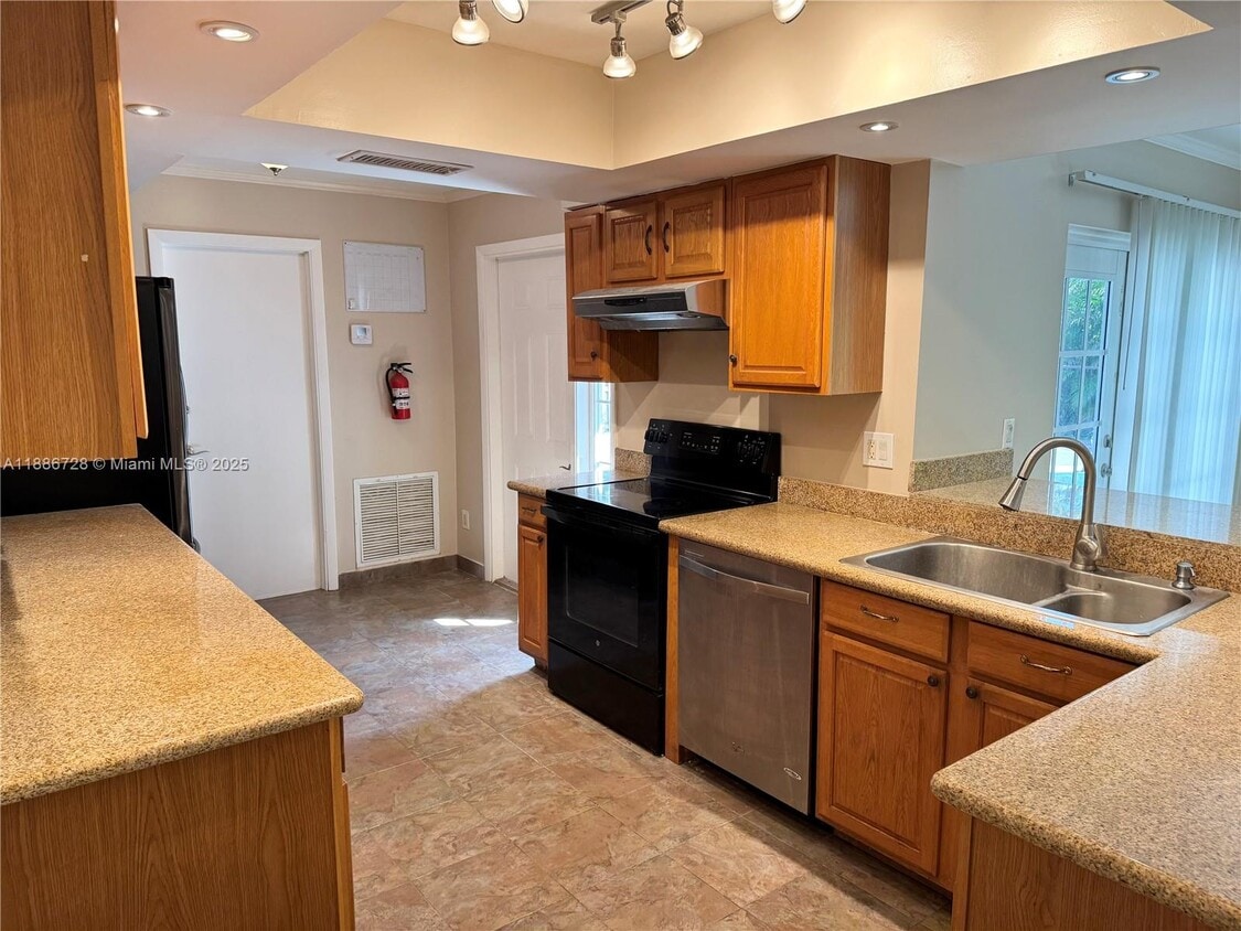 Foto principal - 6700 NW 21st Terrace