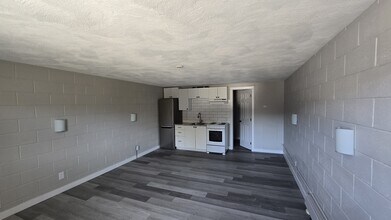 Building Photo - 401 Elmwood Dr