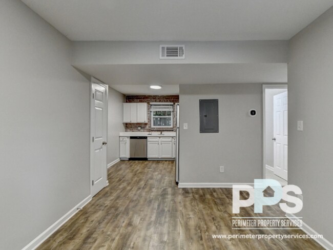 Foto del edificio - 221 Lampkin St NE