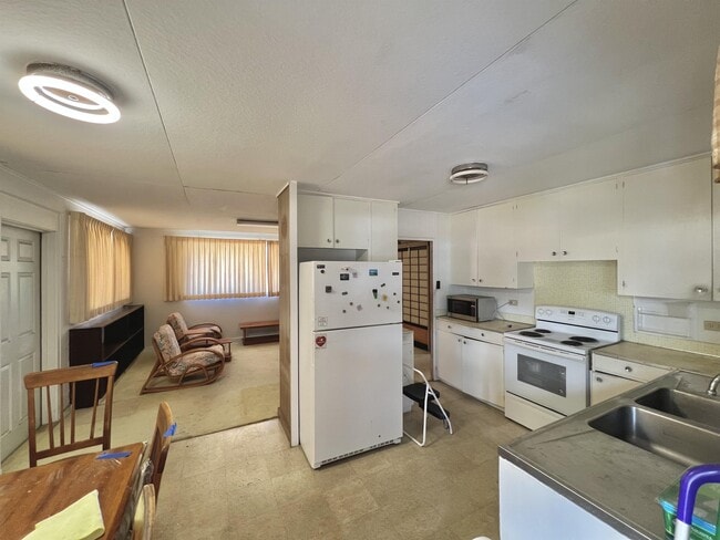 Building Photo - 451 Puolo Pl