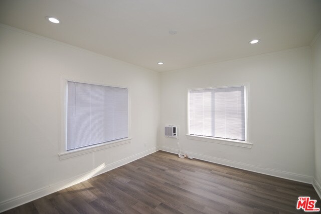 Building Photo - 1144 1/2 S Mullen Ave