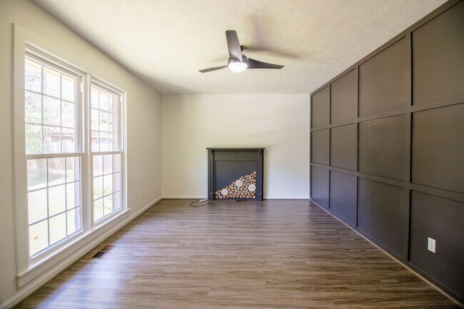 Foto del edificio - 4 Bedroom home in North Columbus