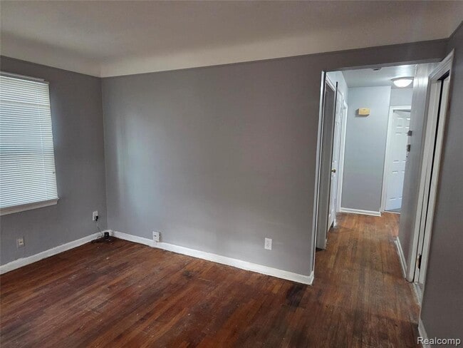 Foto del edificio - 12217 Plainview Ave