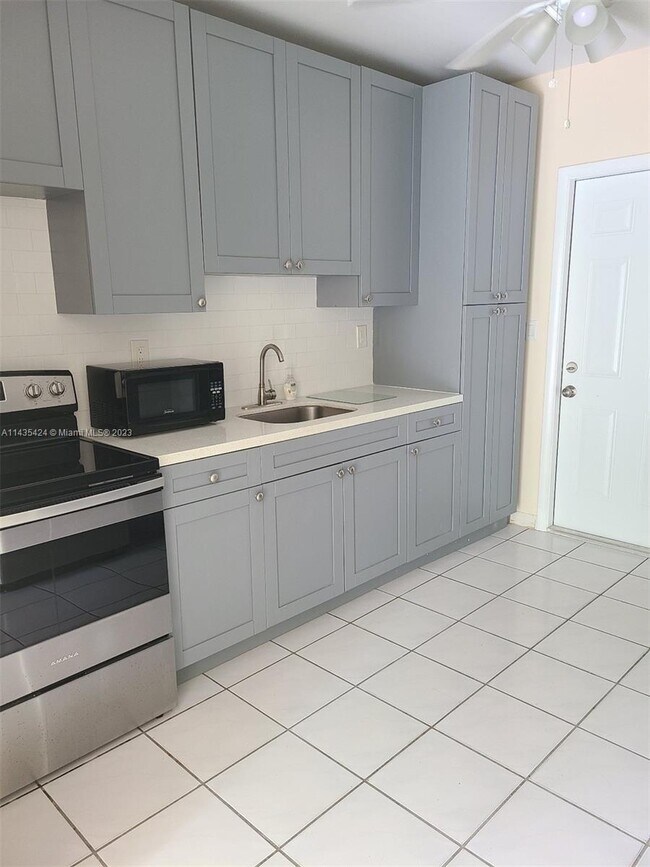 Foto del edificio - 7321 SW 63rd Ct