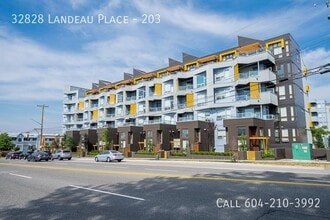 Building Photo - 32828 Landeau Pl