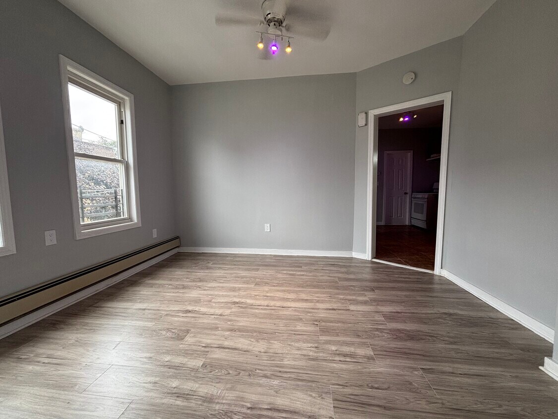 Foto principal - 1401 Lincoln St