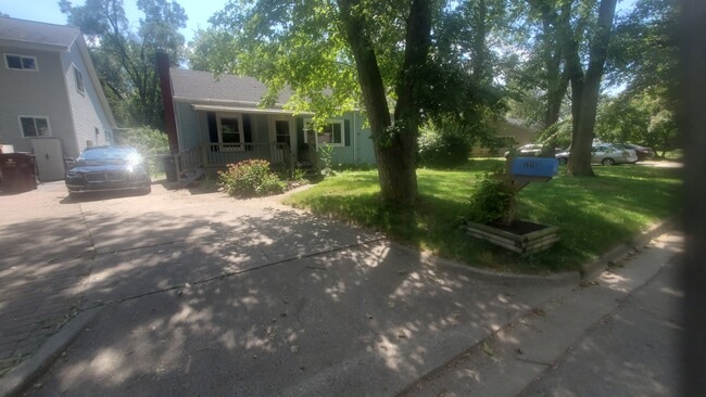 Building Photo - 1310 Rosewood St