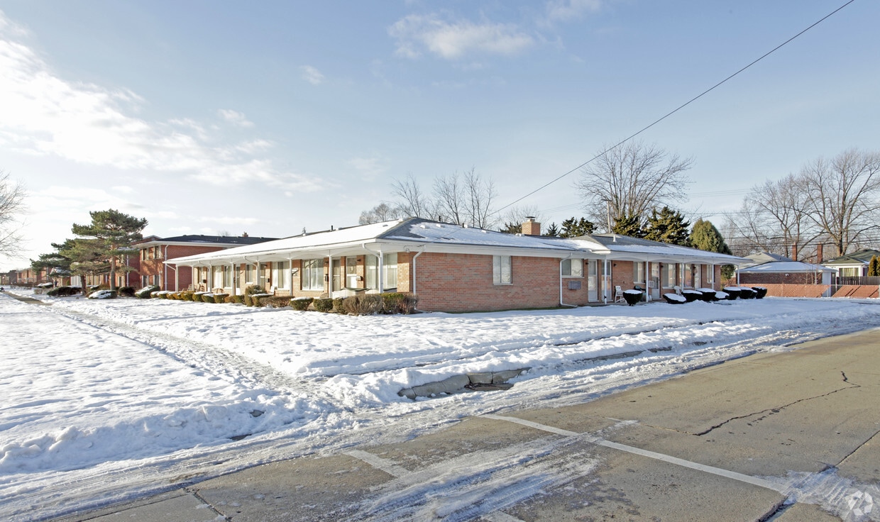 Building Photo - 23371 Kelly Rd