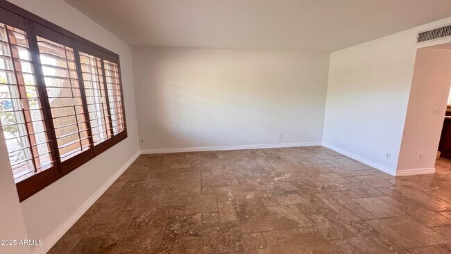 Foto del edificio - 11027 N 41st St