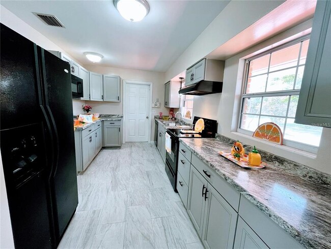Foto del edificio - 1511 Leeway Ave