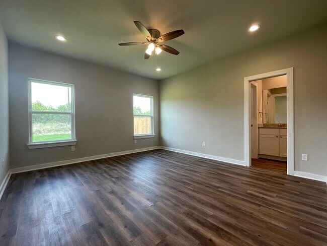 Foto del edificio - Brand 3 BR / 2 BA Home in Corsicana!