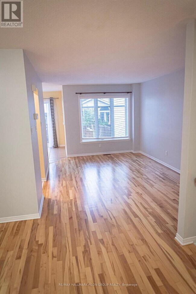 Photo du bâtiment - 2077 Bergamot Cir