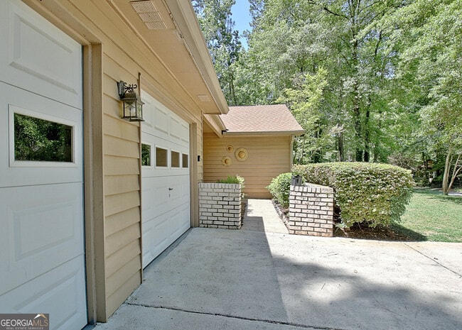 Building Photo - 102 Brookwood Path
