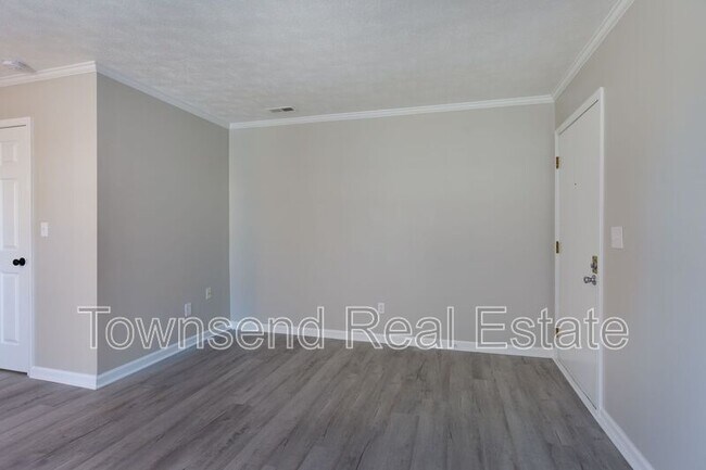 Foto del edificio - 5845-F Century Oaks Drive