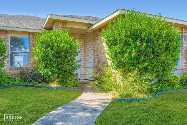 Foto del edificio - 1395 Stewart Dr