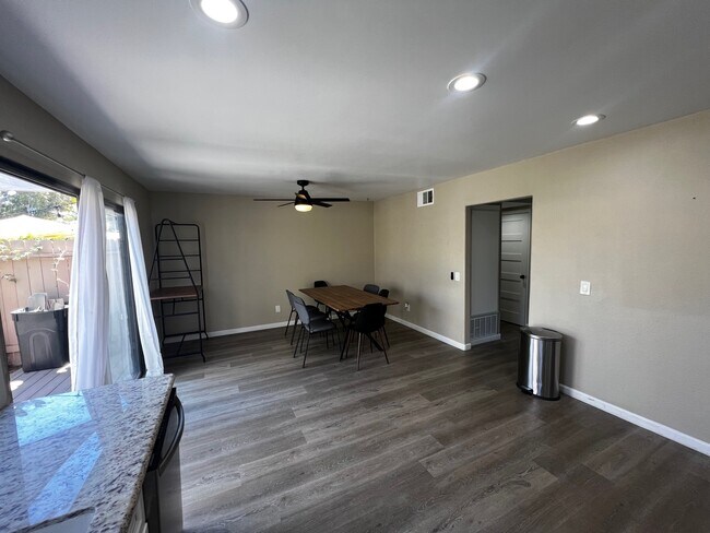 Building Photo - 2823 Via Carrio