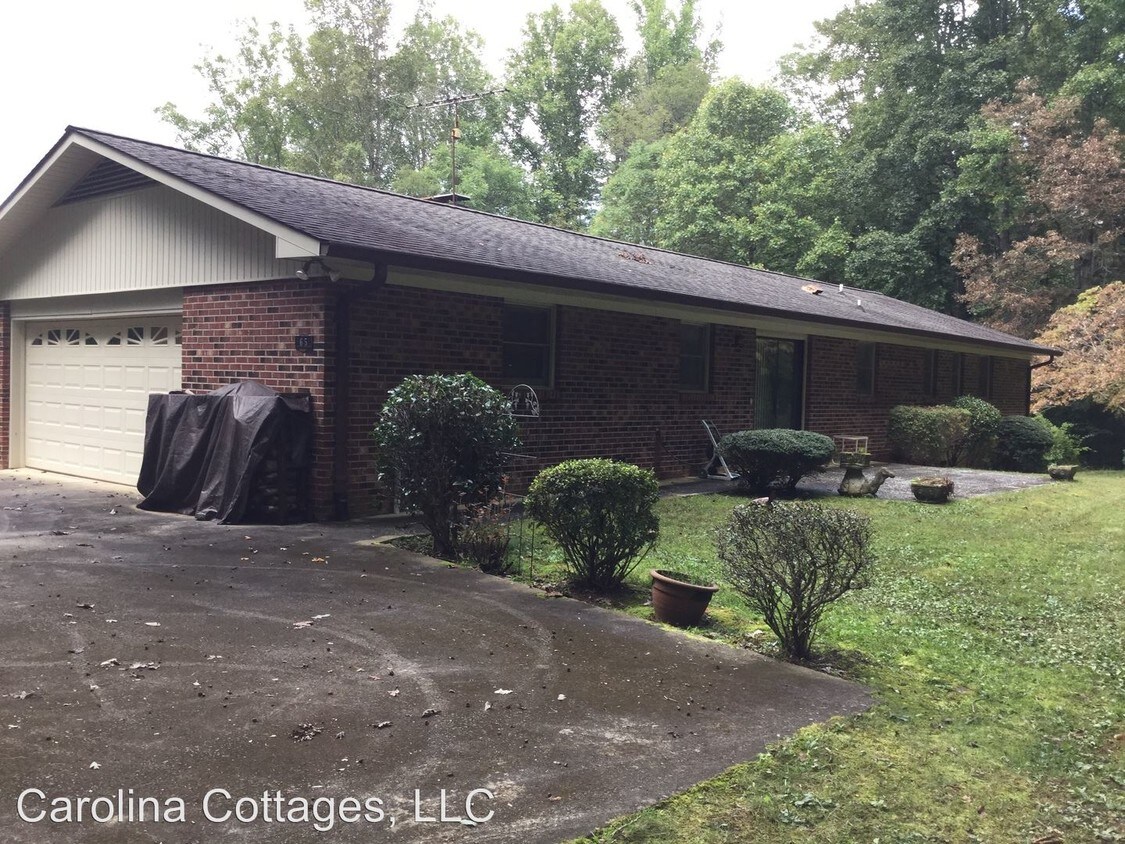Primary Photo - 3 br, 1.5 bath House - 65 Sam King Road