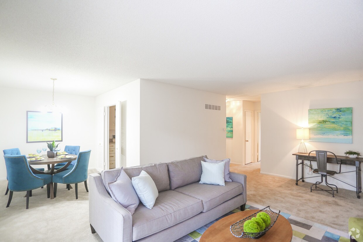 Foto principal - 9021 W 102nd Pl
