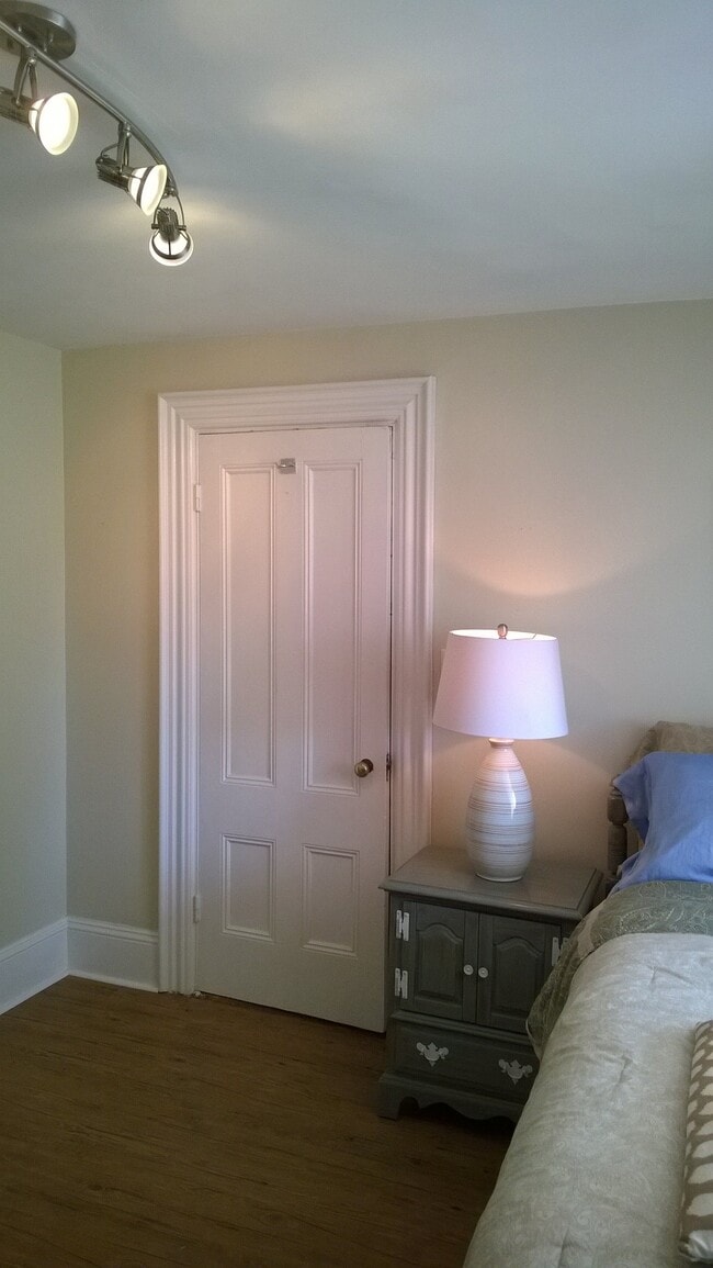 Foto del edificio - 1094 Woodbury Ave