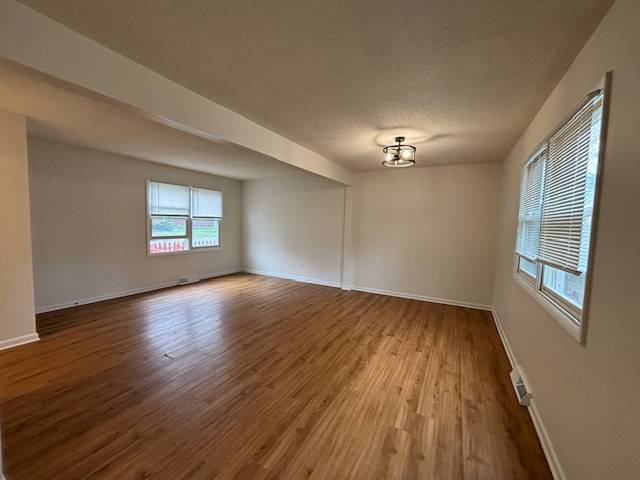 Foto del edificio - 1824 Albany St