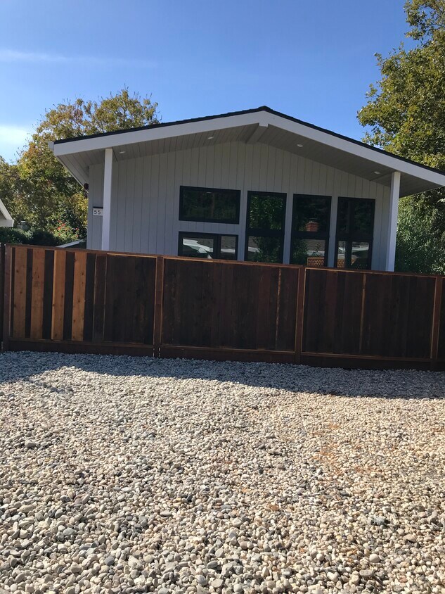 Foto principal - 55 Drake Ct
