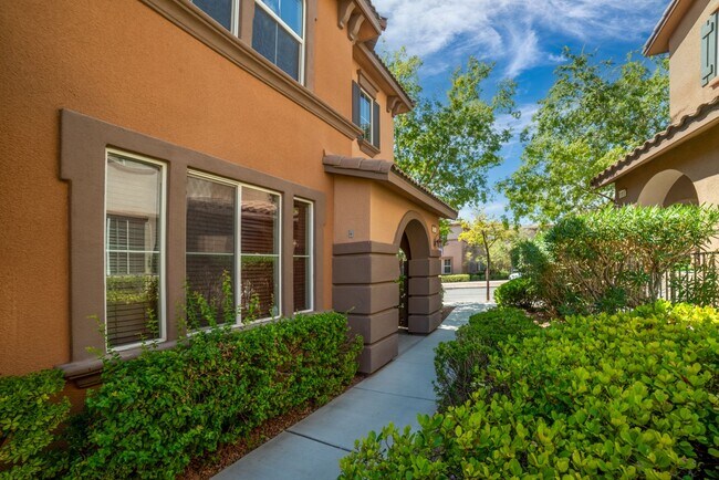 Foto del edificio - Beautiful Townhome in Summerlin