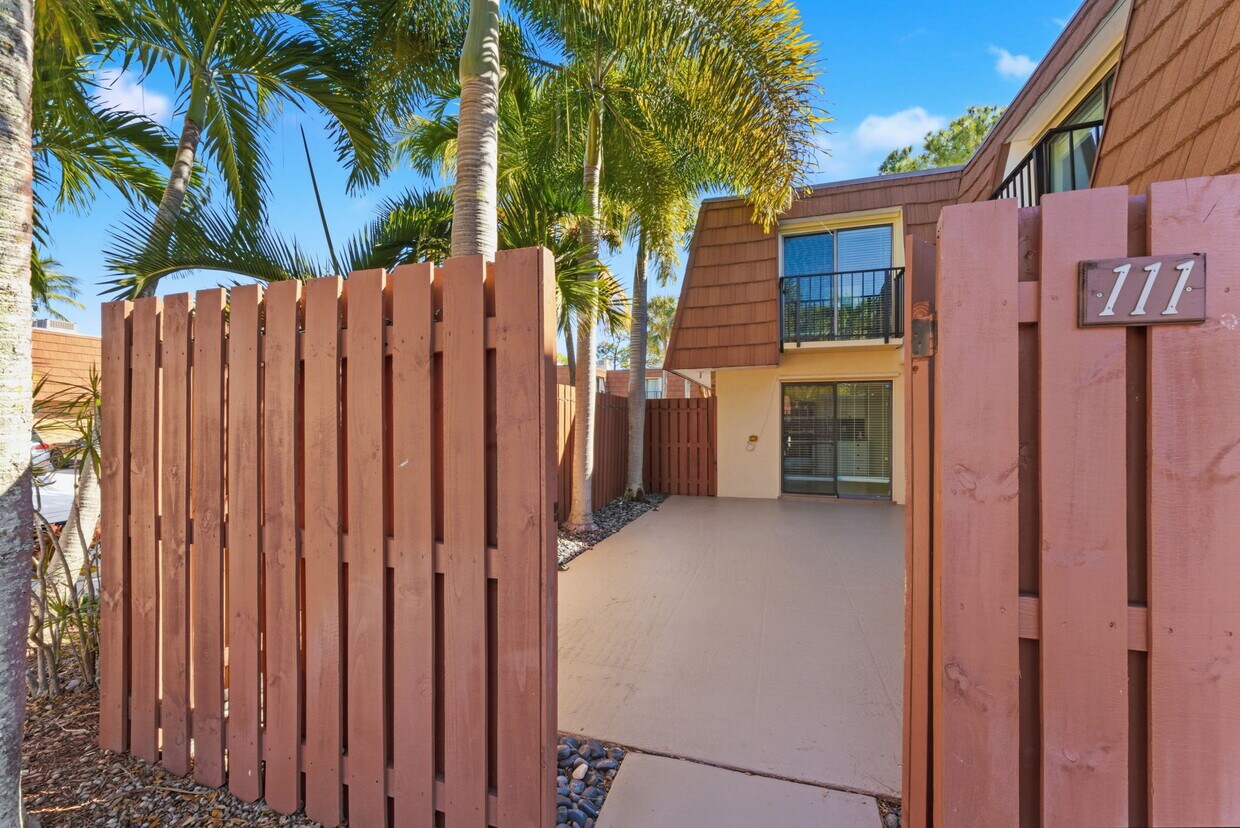 Photo - 1525 Augusta Cir (Delray Beach, FL)